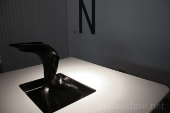 hussein-chalayan-table