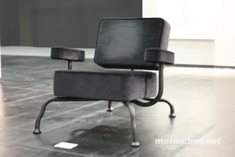 bad-club-chair-by-atelier-lieshout